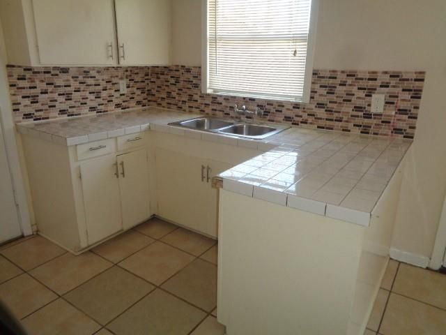 620 Grantham Road, Baytown, TX 77521