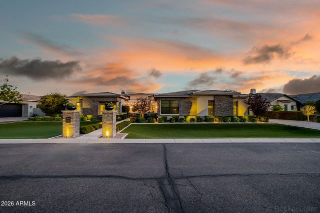 2665 E HUMMINGBIRD Way, Gilbert, AZ 85297