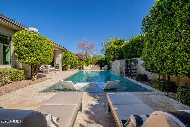 2665 E HUMMINGBIRD Way, Gilbert, AZ 85297