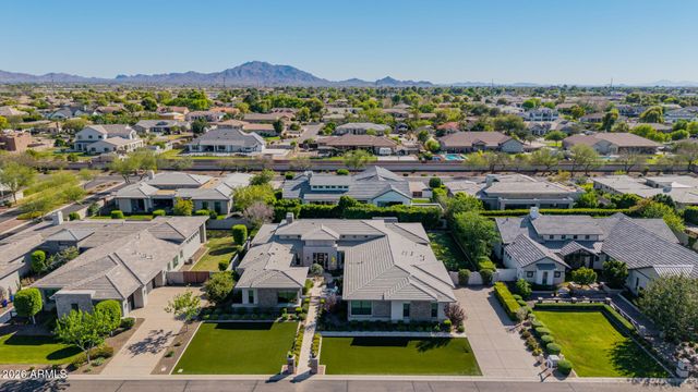2665 E HUMMINGBIRD Way, Gilbert, AZ 85297