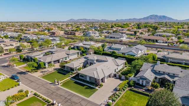 2665 E HUMMINGBIRD Way, Gilbert, AZ 85297