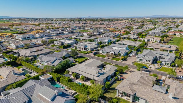 2665 E HUMMINGBIRD Way, Gilbert, AZ 85297