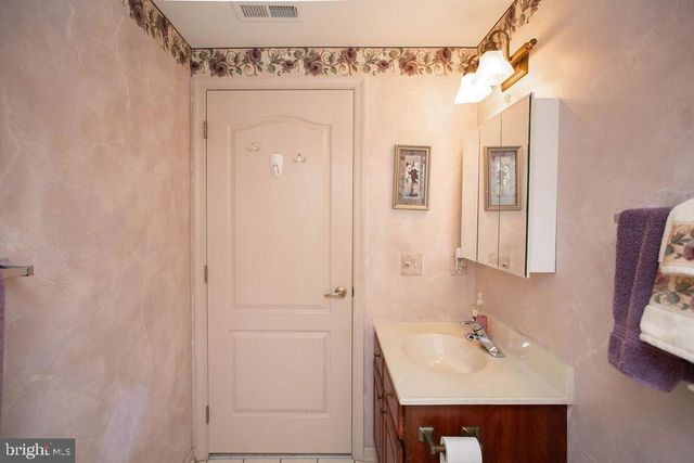 13 BRANDON LN, Sewell, NJ 08080