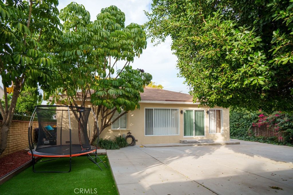 Image 17 of property listing at 15500 Chatsworth Street, San Fernando, CA 91345