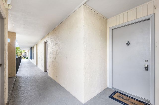 10 Royal Palm Way 203, Boca Raton, FL 33432