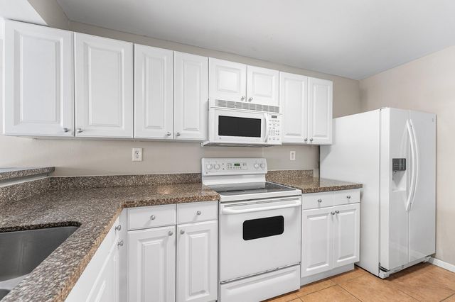 10 Royal Palm Way 203, Boca Raton, FL 33432