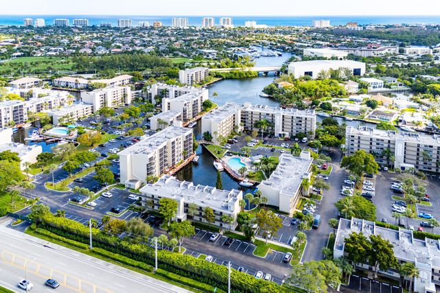 10 Royal Palm Way 203, Boca Raton, FL 33432