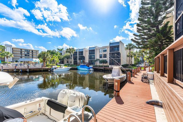 10 Royal Palm Way 203, Boca Raton, FL 33432