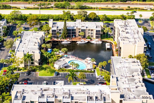10 Royal Palm Way 203, Boca Raton, FL 33432