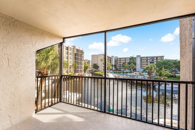 10 Royal Palm Way 203, Boca Raton, FL 33432