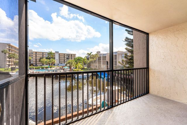10 Royal Palm Way 203, Boca Raton, FL 33432