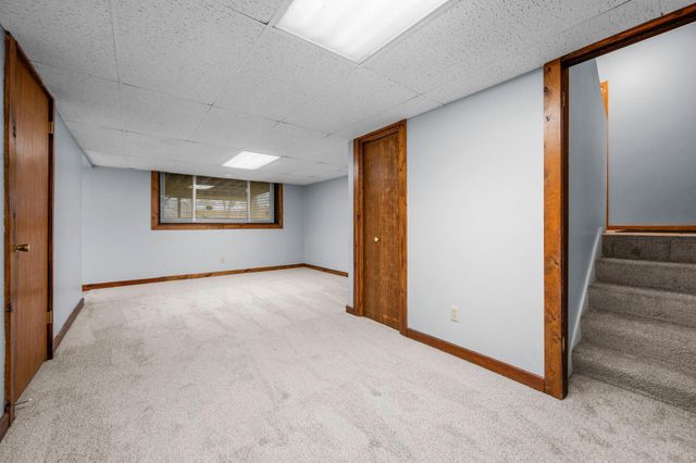 9527 Parrish Avenue NE, Elk River, MN 55330