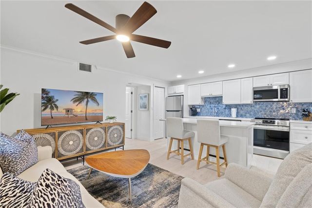 960 7th ST S # 101, Naples, FL 34102