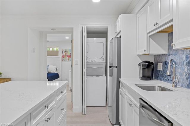 960 7th ST S # 101, Naples, FL 34102