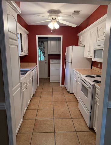 18 Sara Ln., Hattiesburg, MS 39402