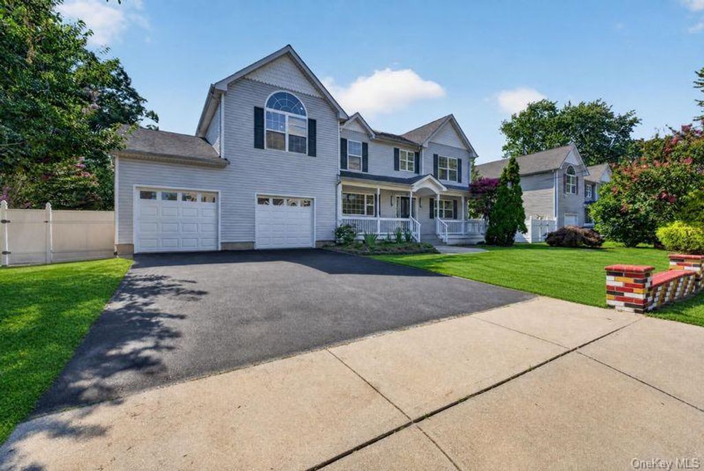 296 Westchester Avenue, West Babylon, NY 11704 — exterior