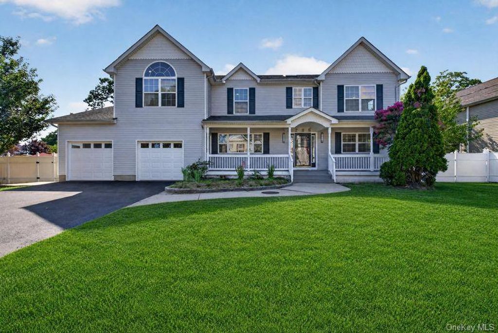 296 Westchester Avenue, West Babylon, NY 11704 — photo 2
