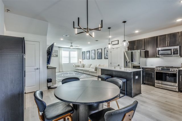 552 Brook View Drive, Van Alstyne, TX 75495