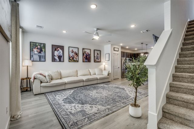 552 Brook View Drive, Van Alstyne, TX 75495