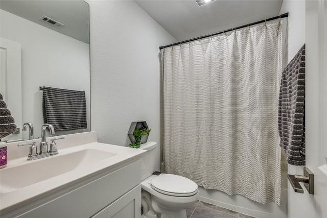 552 Brook View Drive, Van Alstyne, TX 75495