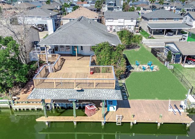 837 Marlin Street, Bayou Vista, TX 77563