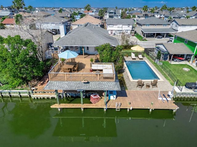 837 Marlin Street, Bayou Vista, TX 77563