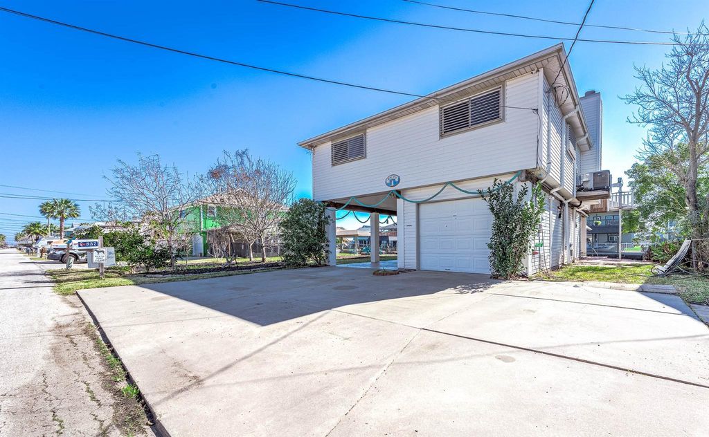 837 Marlin Street, Bayou Vista, TX 77563