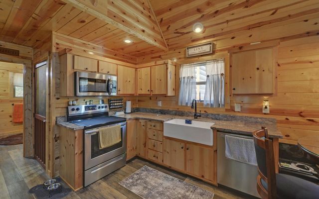 85 Travelers Trail, Murphy, NC 28906