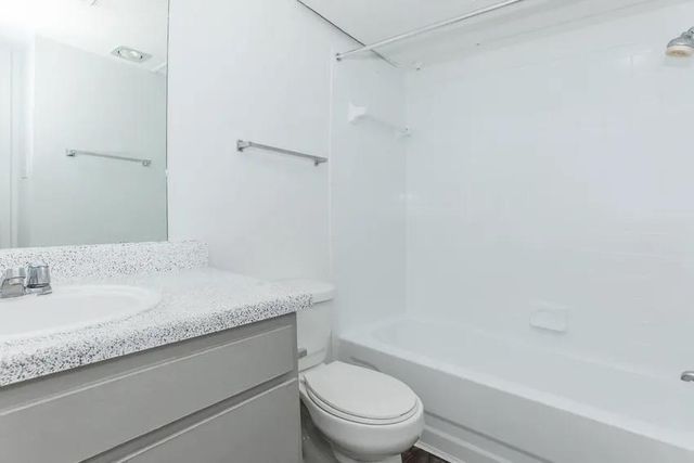 4400 Memorial Drive 14-1093, Houston, TX 77007