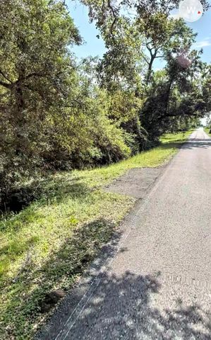 407 Pin Oak Drive, Highlands, TX 77562