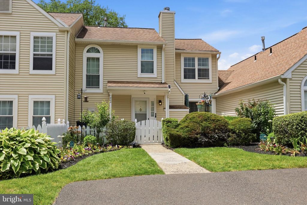 1804 MORRIS CIR, Southampton, PA 18966