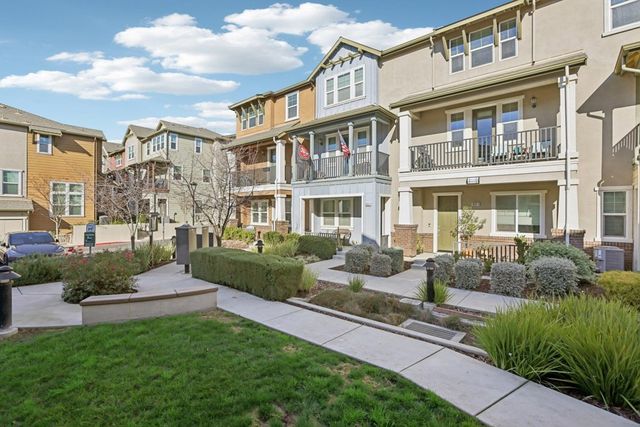 3933 3933 Portola Cmn 1, Livermore, CA 94551