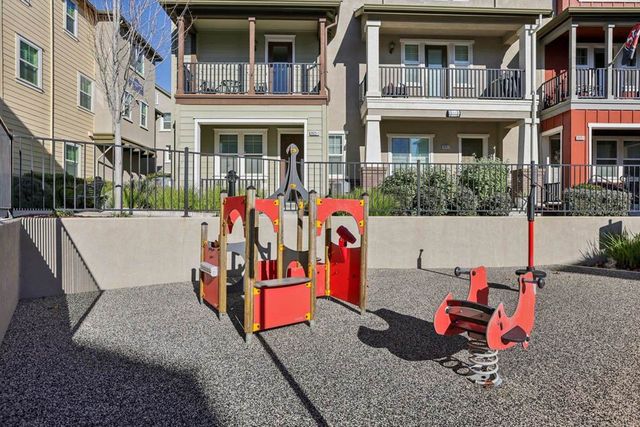 3933 3933 Portola Cmn 1, Livermore, CA 94551