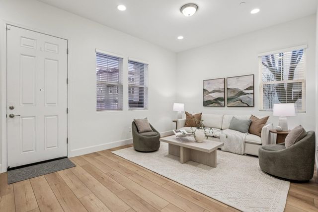 3933 3933 Portola Cmn 1, Livermore, CA 94551