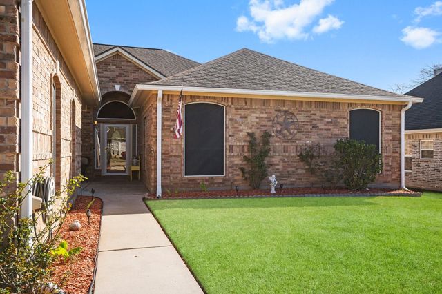 9292 Deepwater Drive, Montgomery, TX 77356