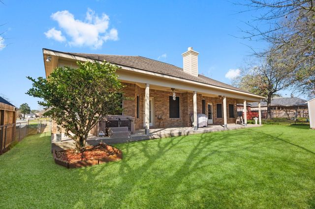 9292 Deepwater Drive, Montgomery, TX 77356