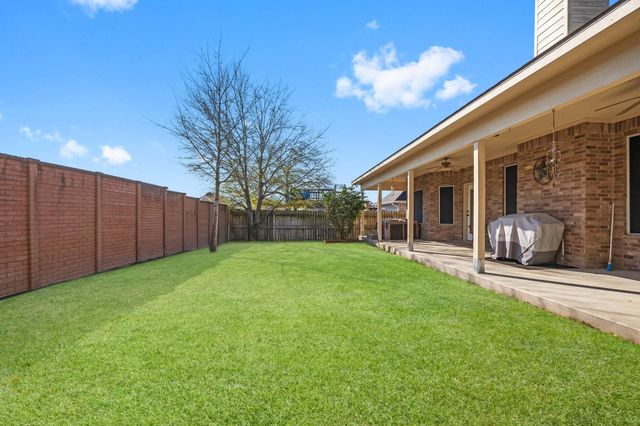 9292 Deepwater Drive, Montgomery, TX 77356