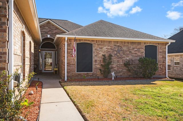 9292 Deepwater Drive, Montgomery, TX 77356