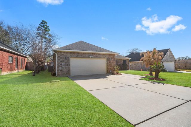 9292 Deepwater Drive, Montgomery, TX 77356