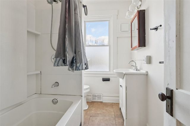 221 Fernleaf St, Arlington, PA 15210