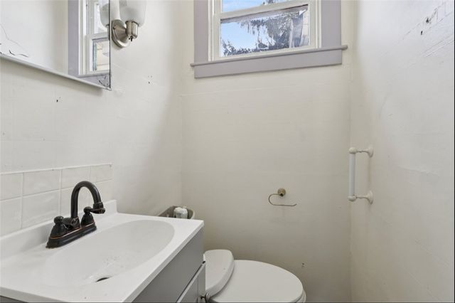 221 Fernleaf St, Arlington, PA 15210