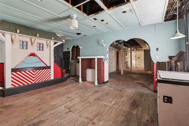 221 Fernleaf St, Arlington, PA 15210