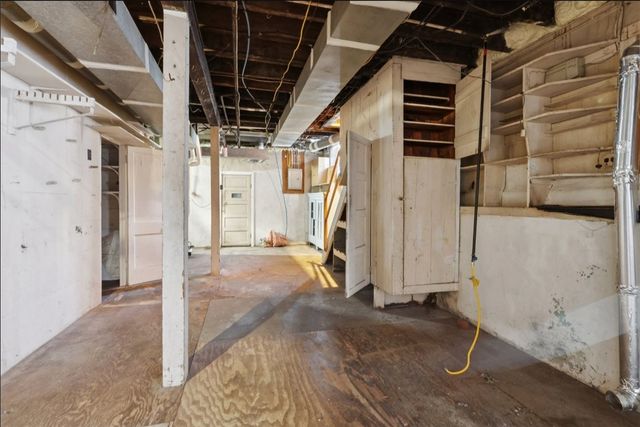 221 Fernleaf St, Arlington, PA 15210