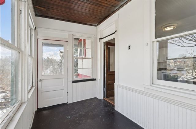 221 Fernleaf St, Arlington, PA 15210