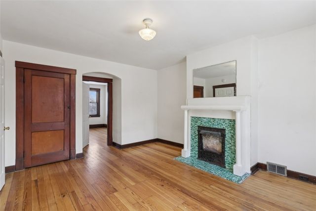 221 Fernleaf St, Arlington, PA 15210