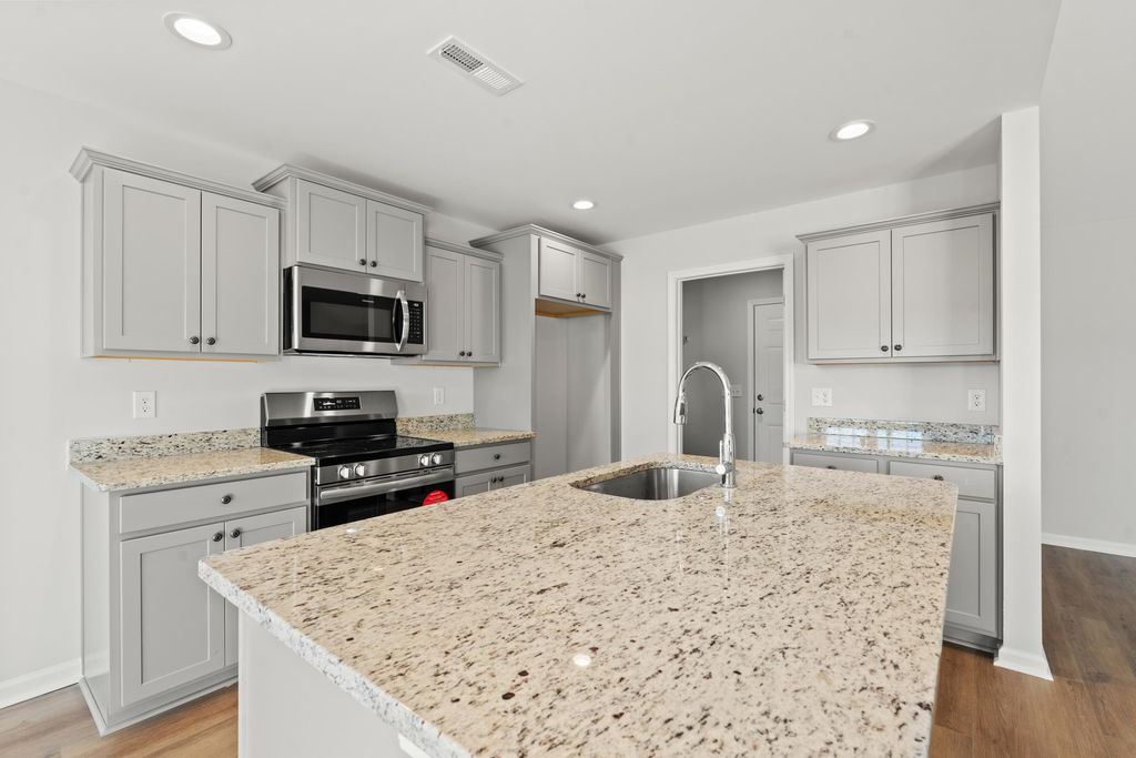 810 Woodside Dr., Conway, SC 29526 — photo 4