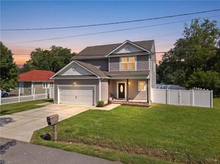 8324 Hudgins CIR, Suffolk, VA 23436
