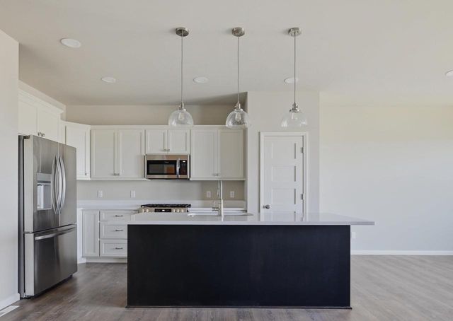 2038 Leopold Way, Sun Prairie, WI 53590