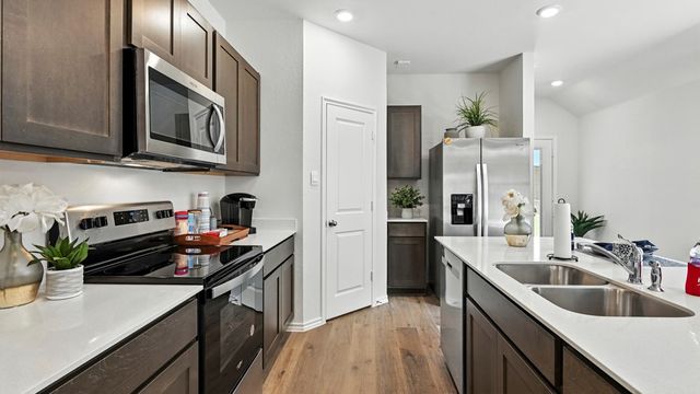 646 Glee Stem Road, Lavon, TX 75166