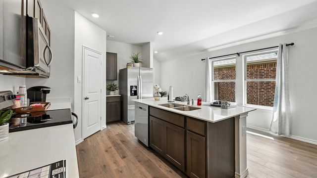 646 Glee Stem Road, Lavon, TX 75166